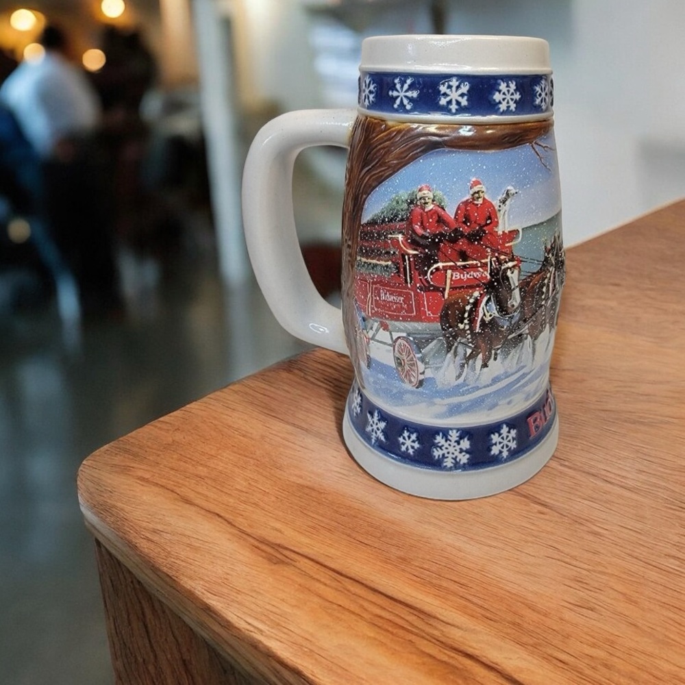1995 Budweiser - “Lighting The Way Home” Holiday Stein - Picture 3 of 16